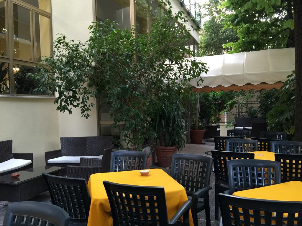 Hotel Athena Pesaro Extérieur photo