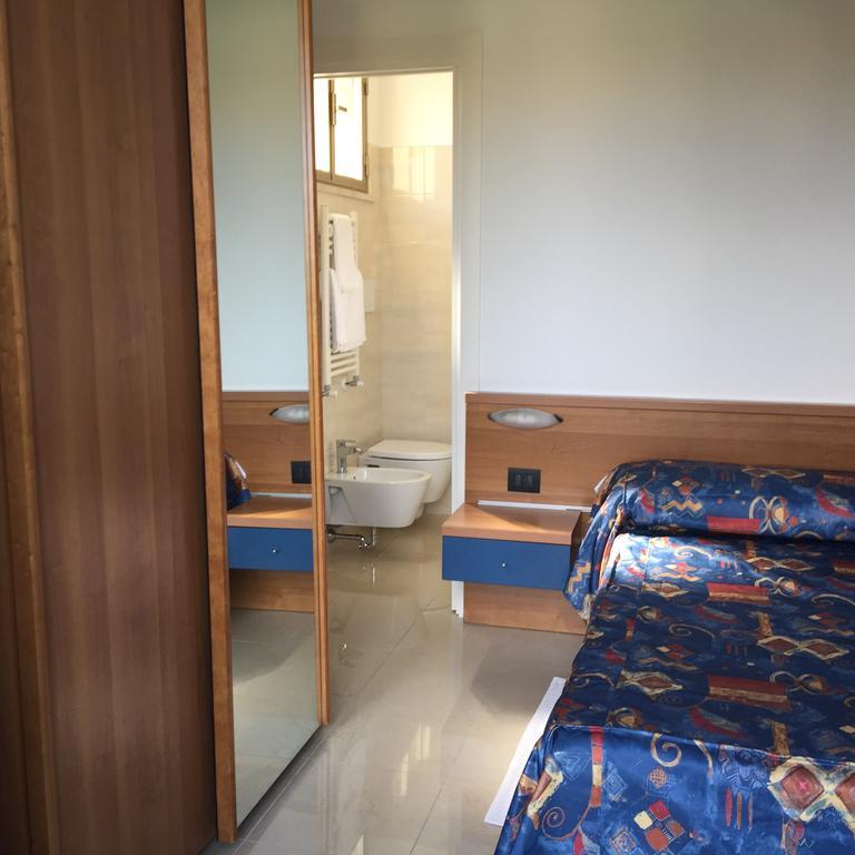 Hotel Athena Pesaro Extérieur photo